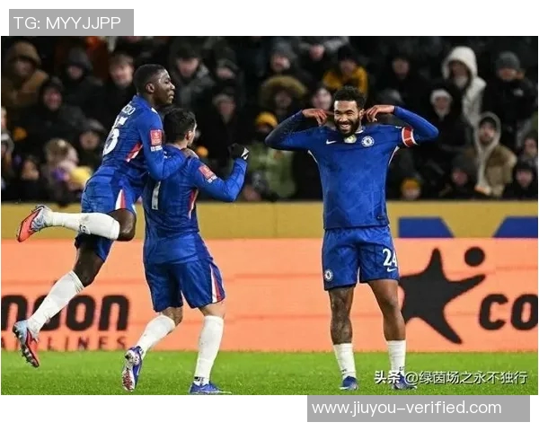 巴黎圣日耳曼大胜多特蒙德红牌事件引发全场热议与争议